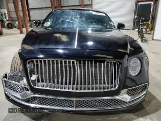 2021 Bentley Flying Spur W12 with VIN SCBBB6ZGXMC084793, listed as a Copart auction lot 68088044 with 72 mi miles and Salvage Title. Bid and sale history available at DreamBid. Image 5.
