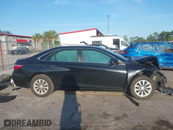 2017 Toyota Camry XLE z VIN 4T1BF1FK0HU277334, wystawiony jako IAAI lot #42312610 z przebiegiem 116 948 mil mil oraz . Historia ofert i sprzedaży dostępna na DreamBid. Obrazek 13.