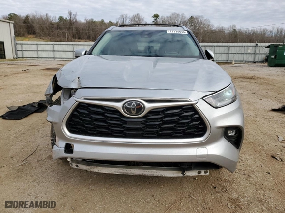 2021 Toyota Highlander XLE with VIN 5TDGZRAH4MS035253, listed as a Copart auction lot 47114645 with 119,958 mi miles and Salvage Title. Bid and sale history available at carsss.com. Image 5.