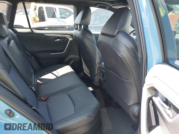 2024 Toyota RAV4 Hybrid XSE with VIN 4T3E6RFV8RU153892, listed as a IAAI auction lot 41848730 with 7,917 mi miles and . Bid and sale history available at carsss.com. Image 8.