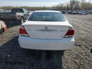 2005 Toyota Camry LE with VIN 4T1BF30K35U088189, listed as a Copart auction lot 50598495 with 208,145 mi miles and Salvage Title. Bid and sale history available at DreamBid. Image 6.