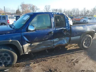 2000 Chevrolet Silverado 1500 LS with VIN 2GCEK19T8Y1253263, listed as a IAAI auction lot 41753116 with 174,610 mi miles. Bid and sale history available at carsss.com. Image 6.