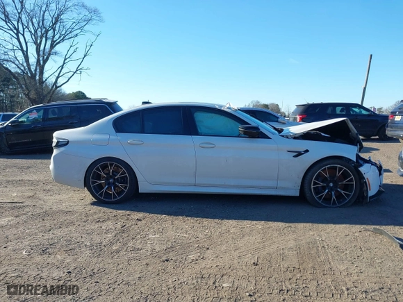 2019 BMW M5 Competition with VIN WBSJF0C57KB285614, listed as a IAAI auction lot 39011419 with 1 mi miles. Bid and sale history available at carsss.com. Image 12.