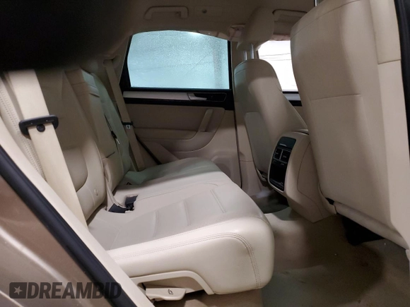 2016 Volkswagen Touareg Sport with VIN WVGEF9BP3GD010197, listed as a Copart auction lot 85826584 with 106,375 mi miles and Salvage Title. Bid and sale history available at DreamBid. Image 11.