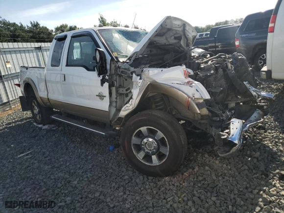 2014 Ford Super Duty F-250 SRW XLT with VIN 1FT7X2BT2EEB63711, listed as a Copart auction lot 73415574 with 381,739 mi miles and Non Repairable. Bid and sale history available at carsss.com. Image 4.