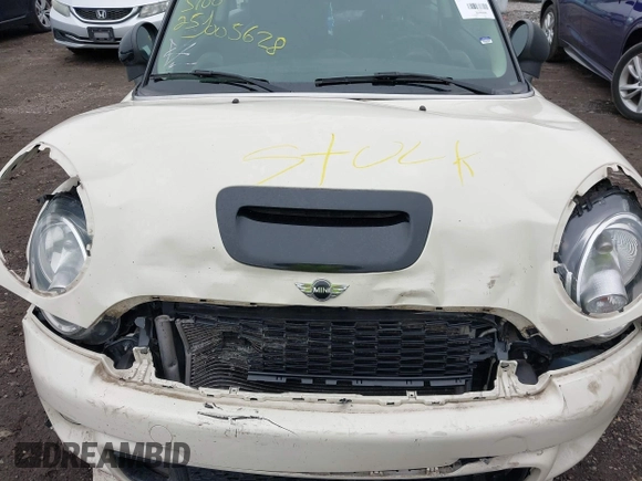 2013 MINI Hardtop S with VIN WMWSV3C51DT480022, listed as a IAAI auction lot 42398793 with Not provided miles and . Bid and sale history available at DreamBid. Image 10.