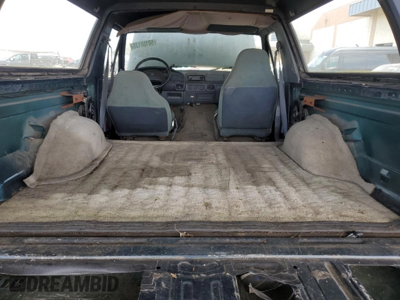1992 Ford Bronco XL с VIN 1FMEU15N2NLB01501, выставлен на аукционе Copart как лот 50150135 с пробегом Не указан миль и Чистый • Clean title. История ставок и продаж доступна на DreamBid. Изображение 10.
