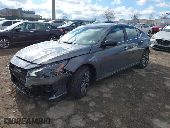 2025 Nissan Altima SV with VIN 1N4BL4DV5SN307334, listed as a IAAI auction lot 41685340 with 834 mi miles. Bid and sale history available at carsss.com. Image 2.
