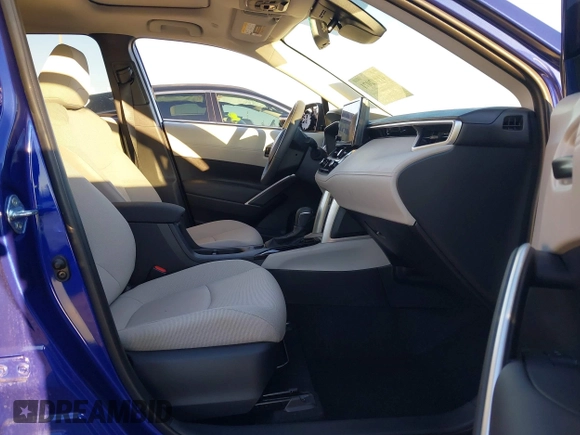 2024 Toyota Corolla Cross LE with VIN 7MUBAABG4RV092431, listed as a IAAI auction lot 41012071 with 4,641 mi miles and . Bid and sale history available at DreamBid. Image 5.