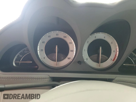 2011 Mercedes-Benz SL 550 z VIN WDBSK7BA2BF165452, wystawiony jako Copart lot #56489445 z przebiegiem Nie podano mil oraz Szkoda całkowita • Salvage title. Historia ofert i sprzedaży dostępna na DreamBid. Obrazek 9.