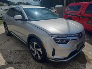 2023 VinFast VF 8 Eco с VIN RLLV1AEB5PH002749, выставлен на аукционе Copart как лот 61365875 с пробегом 5 916 миль миль и Списание • Salvage title. История ставок и продаж доступна на DreamBid. Изображение 1.