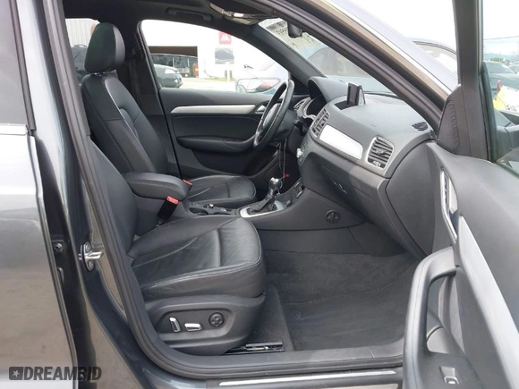 2018 Audi Q3 Premium Plus with VIN WA1HCCFS7JR019415, listed as a IAAI auction lot 41709593 with 59,445 mi miles. Bid and sale history available at carsss.com. Image 5.