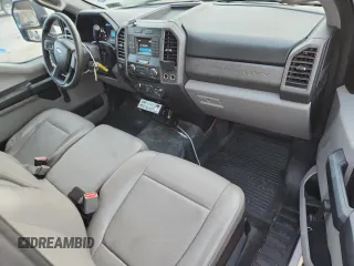 2017 Ford F-250 XL z VIN 1FTBF2A67HEE17619, wystawiony jako Copart lot #62890205 z przebiegiem 149 123 mil mil oraz Szkoda całkowita • Salvage title. Historia ofert i sprzedaży dostępna na DreamBid. Obrazek 8.