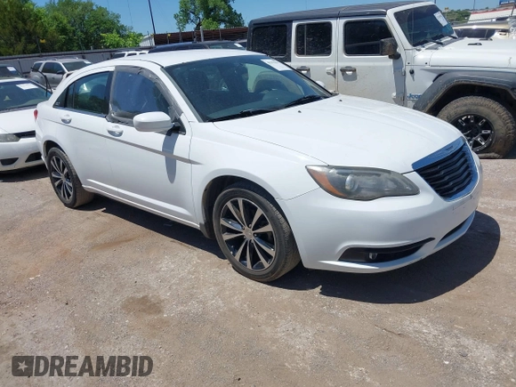 2014 Chrysler 200 Touring z VIN 1C3CCBBB6EN175625, wystawiony jako IAAI lot #42275517 z przebiegiem 119 125 mil mil oraz . Historia ofert i sprzedaży dostępna na DreamBid. Obrazek 1.