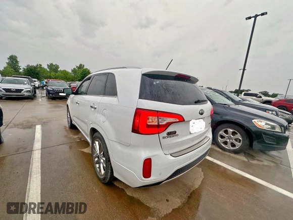 2015 Kia Sorento SX Limited with VIN 5XYKW4A75FG578771, listed as a Copart auction lot 56002285 with 174,497 mi miles and Clean Title. Bid and sale history available at carsss.com. Image 3.