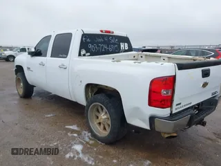 2011 Chevrolet Silverado 1500 LT with VIN 3GCPCSE09BG381453, listed as a IAAI auction lot 41556513 with 200,770 mi miles and . Bid and sale history available at DreamBid. Image 3.
