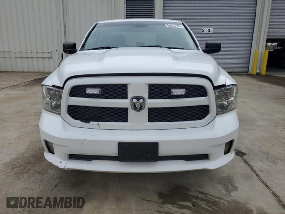 2016 Ram 1500 Express z VIN 1C6RR6FT5GS333236, wystawiony jako Copart lot #50943195 z przebiegiem Nie podano mil oraz Szkoda całkowita • Salvage title. Historia ofert i sprzedaży dostępna na DreamBid. Obrazek 5.