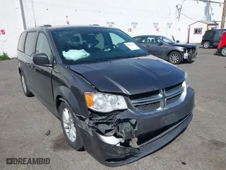 2019 Dodge Grand Caravan SXT with VIN 2C4RDGCG5KR758602, listed as a IAAI auction lot 42033617 with 186,351 mi miles. Bid and sale history available at carsss.com. Image 6.