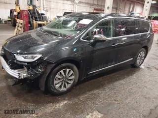 2023 Chrysler Pacifica Hybrid Limited with VIN 2C4RC1S74PR632658, listed as a IAAI auction lot 41862499 with 47,919 mi miles. Bid and sale history available at carsss.com. Image 19.