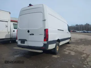 2020 Mercedes-Benz Sprinter Cargo with VIN W1Y4ECHYXLP236211, listed as a IAAI auction lot 41705378 with 139,901 mi miles and . Bid and sale history available at carsss.com. Image 4.