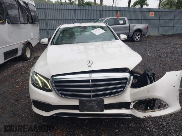 2017 Mercedes-Benz E 300 Luxury with VIN WDDZF4KB5HA187761, listed as a IAAI auction lot 42473454 with 57,031 mi miles and . Bid and sale history available at DreamBid. Image 12.
