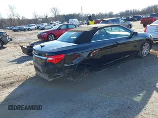 2013 Chrysler 200 Touring z VIN 1C3BCBEGXDN539546, wystawiony jako IAAI lot #41116473 z przebiegiem 142 927 mil mil oraz . Historia ofert i sprzedaży dostępna na DreamBid. Obrazek 4.