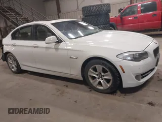 2013 BMW 5 Series 528i xDrive with VIN WBAXH5C58DDW13362, listed as a IAAI auction lot 41997171 with 87,147 mi miles. Bid and sale history available at carsss.com. Image 13.