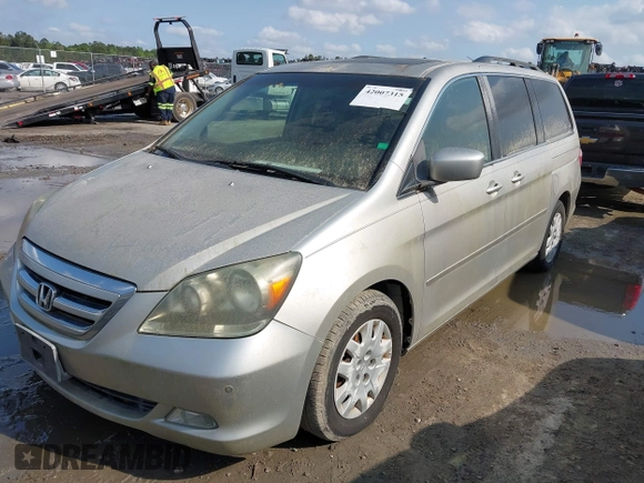 2005 Honda Odyssey TOURING with VIN 5FNRL38875B005926, listed as a IAAI auction lot 42007315 with 1 mi miles. Bid and sale history available at carsss.com. Image 6.