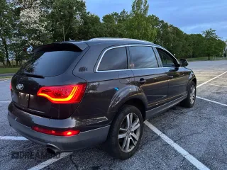 2013 Audi Q7 Premium Plus z VIN WA1LGAFE5DD001235, wystawiony jako Copart lot #56985295 z przebiegiem 183 454 mil mil oraz Czysty tytuł • Clean title. Historia ofert i sprzedaży dostępna na DreamBid. Obrazek 4.