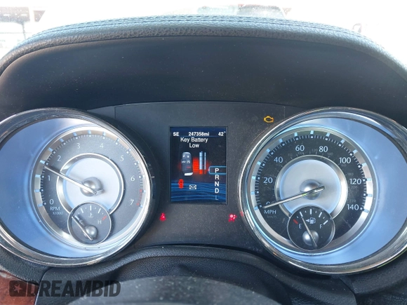 2014 Chrysler 300 z VIN 2C3CCAAGXEH335800, wystawiony jako IAAI lot #41984427 z przebiegiem 247 358 mil mil oraz . Historia ofert i sprzedaży dostępna na DreamBid. Obrazek 7.
