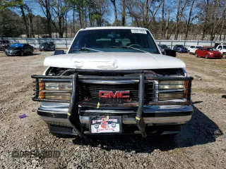 1997 GMC Yukon with VIN 1GKEK13R0VJ747359, listed as a Copart auction lot 48301095 with 272,417 mi miles and Salvage Title. Bid and sale history available at carsss.com. Image 5.