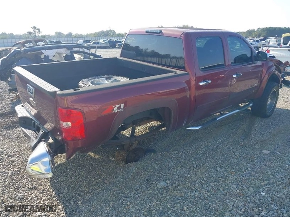 2008 Chevrolet Silverado 1500 LT w/1LT with VIN 2GCEK13J181246470, listed as a IAAI auction lot 40390209 with 195,631 mi miles. Bid and sale history available at carsss.com. Image 4.