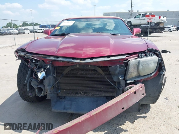 2011 Chevrolet Camaro 1LT z VIN 2G1FB3DD7B9171493, wystawiony jako IAAI lot #42296594 z przebiegiem 211 741 mil mil oraz . Historia ofert i sprzedaży dostępna na DreamBid. Obrazek 13.