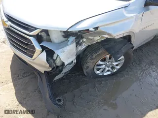 2018 Chevrolet Traverse LS with VIN 1GNERFKW7JJ107758, listed as a IAAI auction lot 41948191 with 91,032 mi miles. Bid and sale history available at carsss.com. Image 6.