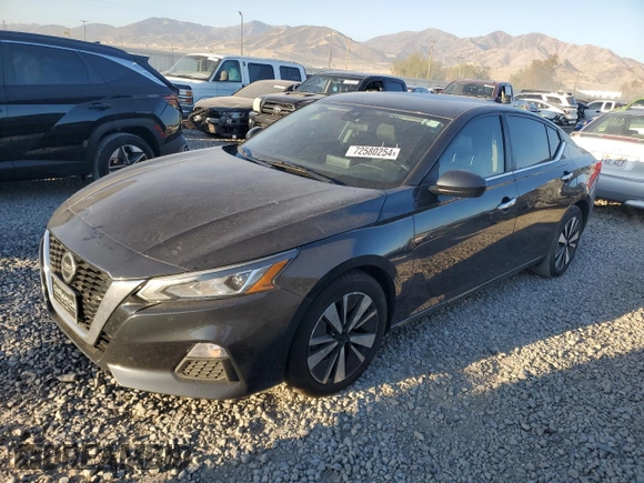 2021 Nissan Altima 2.5 SV with VIN 1N4BL4DV3MN365364, listed as a Copart auction lot 72580254 with 77,454 mi miles and Salvage Title. Bid and sale history available at carsss.com. Image 1.