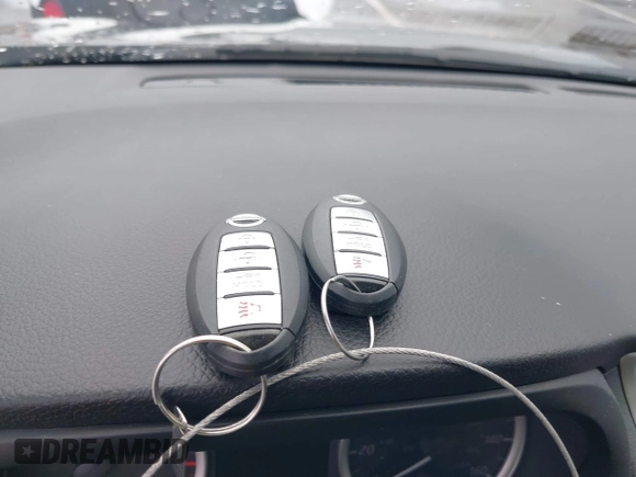 2017 Nissan Sentra SR z VIN 3N1AB7AP9HY361539, wystawiony jako IAAI lot #41945315 z przebiegiem 123 715 mil mil oraz . Historia ofert i sprzedaży dostępna na DreamBid. Obrazek 11.