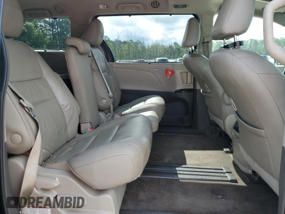 2018 Toyota Sienna XLE Auto Access Seat with VIN 5TDYZ3DC9JS908685, listed as a Copart auction lot 59714785 with 134,997 mi miles and Salvage title. Bid and sale history available at DreamBid. Image 11.