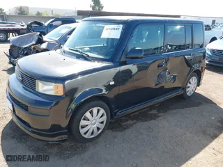 2005 Scion xB with VIN JTLKT334550178997, listed as a IAAI auction lot 41989189 with 163,834 mi miles. Bid and sale history available at carsss.com. Image 2.