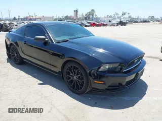2014 Ford Mustang V6 с VIN 1ZVBP8AM7E5327555, выставлен на аукционе IAAI как лот 42316601 с пробегом 100 495 миль миль и . История ставок и продаж доступна на DreamBid. Изображение 1.
