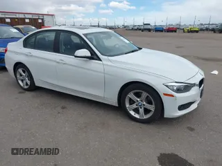 2013 BMW 3 Series 320i xDrive с VIN WBA3C3C50DF981637, выставлен на аукционе IAAI как лот 41834187 с пробегом 79 406 миль миль и . История ставок и продаж доступна на DreamBid. Изображение 1.