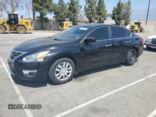 2015 Nissan Altima 2.5 with VIN 1N4AL3AP5FC479313, listed as a Copart auction lot 61835945 with 138,941 mi miles and Salvage title. Bid and sale history available at DreamBid. Image 1.