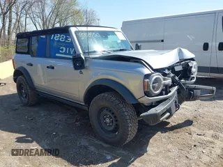 2022 Ford Bronco z VIN 1FMDE5BH3NLA79314, wystawiony jako IAAI lot #42003550 z przebiegiem 15 303 mil mil oraz . Historia ofert i sprzedaży dostępna na DreamBid. Obrazek 1.