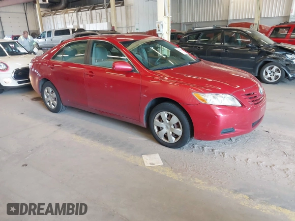 2007 Toyota Camry CE z VIN 4T4BE46K37R004090, wystawiony jako IAAI lot #42028376 z przebiegiem 110 803 mil mil oraz . Historia ofert i sprzedaży dostępna na DreamBid. Obrazek 1.