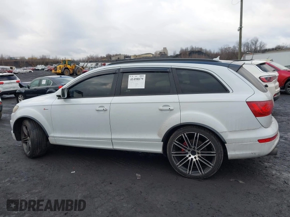 2014 Audi Q7 3.0T S line Prestige with VIN WA1DGAFE4ED010577, listed as a IAAI auction lot 41498879 with 180,403 mi miles. Bid and sale history available at carsss.com. Image 14.