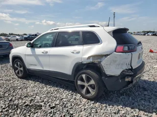 2019 Jeep Cherokee Limited z VIN 1C4PJLDB6KD248628, wystawiony jako Copart lot #64121105 z przebiegiem 129 019 mil mil oraz Nie do naprawy • Non repairable. Historia ofert i sprzedaży dostępna na DreamBid. Obrazek 2.