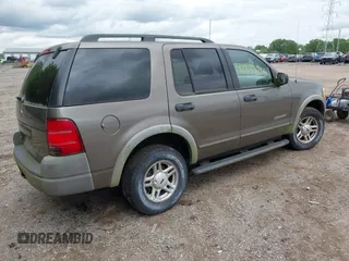 2002 Ford Explorer XLS z VIN 1FMZU62K92ZC75860, wystawiony jako IAAI lot #42333766 z przebiegiem 324 101 mil mil oraz . Historia ofert i sprzedaży dostępna na DreamBid. Obrazek 4.