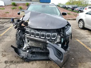 2022 Jeep Compass Latitude Lux with VIN 3C4NJDFB7NT109259, listed as a Copart auction lot 55744815 with 62,258 mi miles and Non repairable. Bid and sale history available at DreamBid. Image 5.