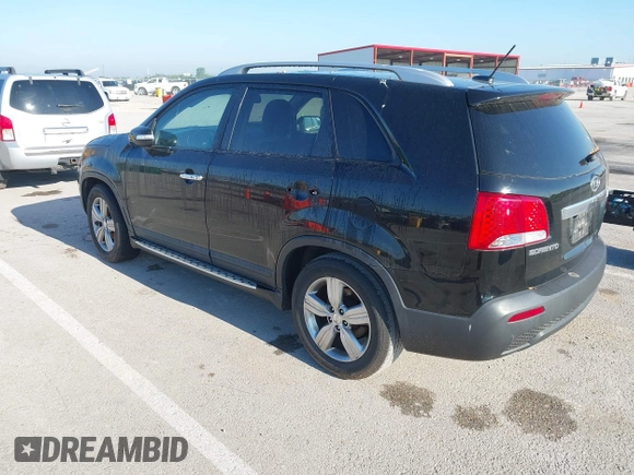 2013 Kia Sorento EX with VIN 5XYKU4A27DG326480, listed as a IAAI auction lot 42207960 with 165,377 mi miles and . Bid and sale history available at carsss.com. Image 3.