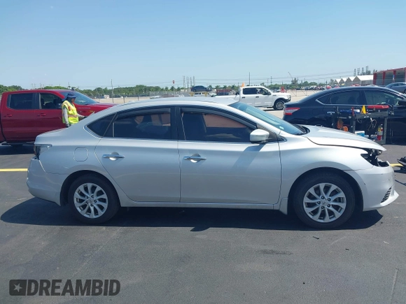 2018 Nissan Sentra SV z VIN 3N1AB7AP6JL640210, wystawiony jako IAAI lot #42287203 z przebiegiem 67 060 mil mil oraz . Historia ofert i sprzedaży dostępna na DreamBid. Obrazek 14.