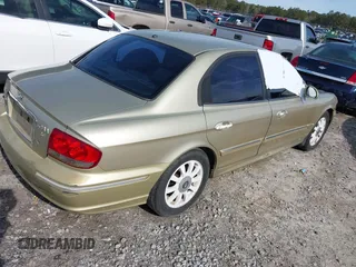 2002 Hyundai Sonata GLS with VIN KMHWF35HX2A506484, listed as a IAAI auction lot 41257939 with 280,153 mi miles. Bid and sale history available at carsss.com. Image 4.